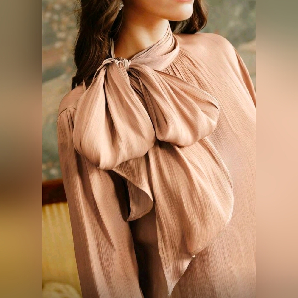 New Chic Metallic Crinkle Bow Tie Neck Top Blouse Camel Tan Khaki - Picture 4 of 11